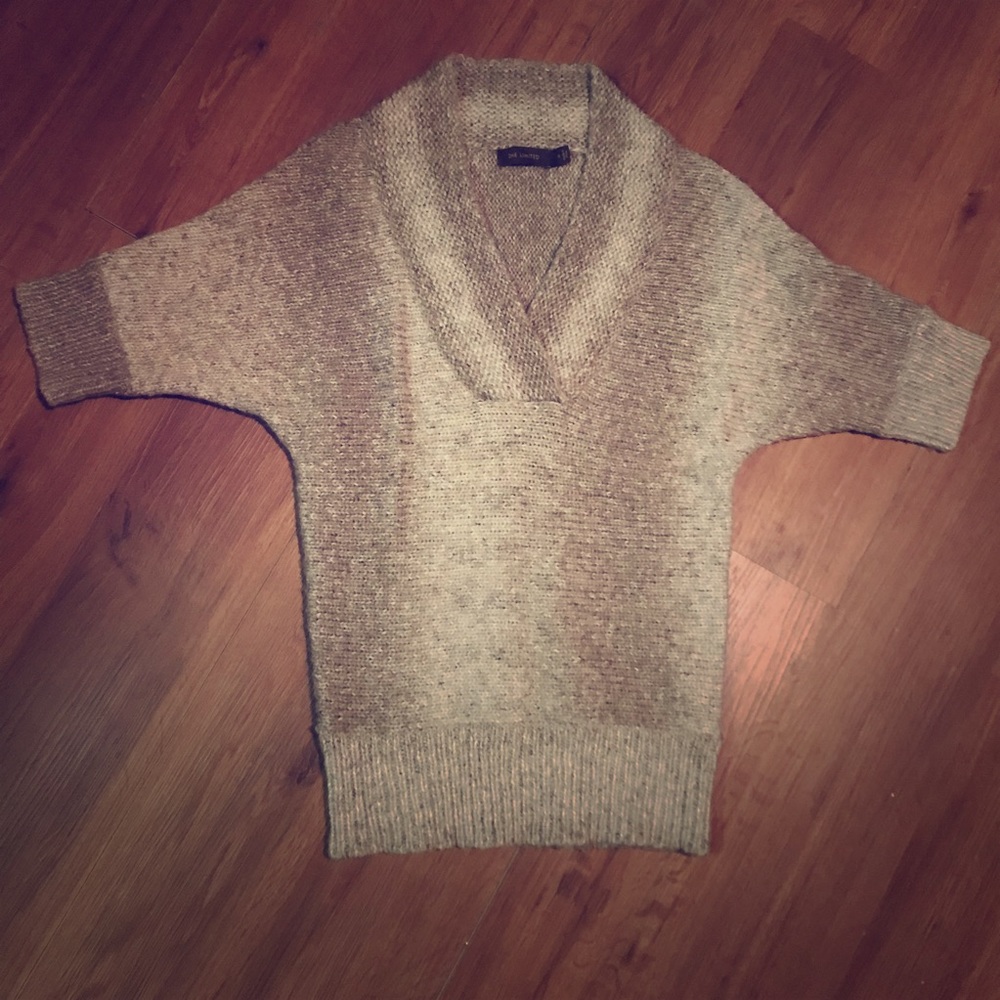 V neck sweater